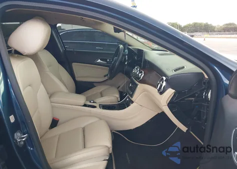 2020 Mercedes-Benz Gla 250 z USA, uszkodzony, nr VIN WDCTG4EB6LJ663821